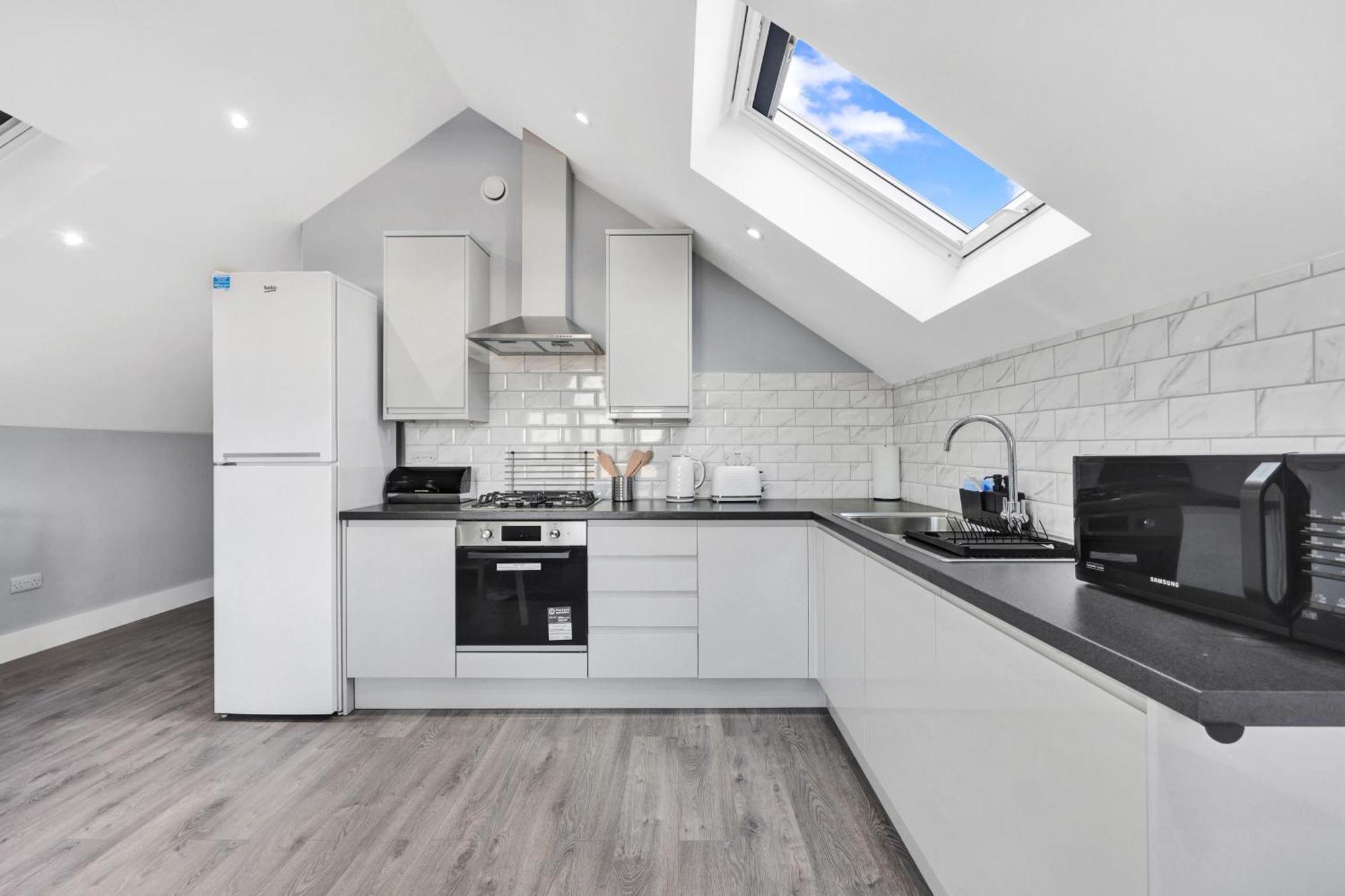 Your Cosy Modern 2 Double Bedroom Flat Fully Furnished - 5 Mins Walk To Stn Flat 4 Appartement