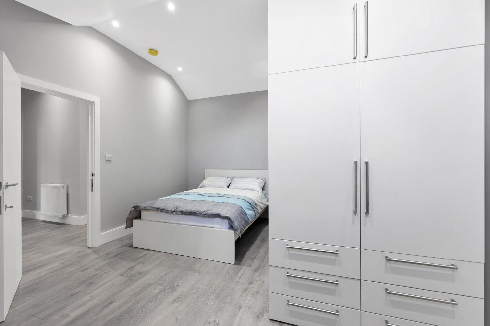 Your Cosy Modern 2 Double Bedroom Flat Fully Furnished - 5 Mins Walk To Stn Flat 4 Appartement Londen