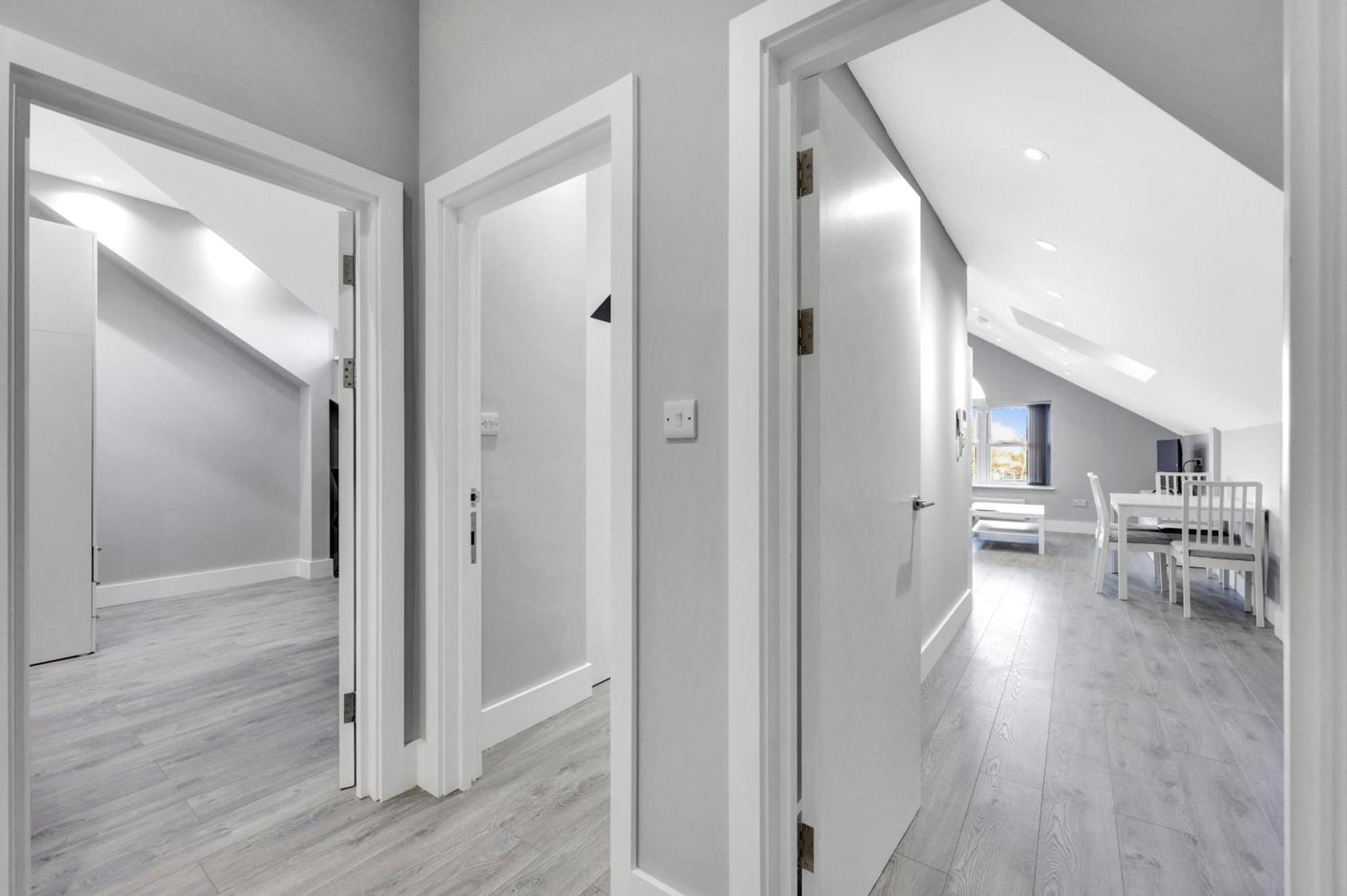 Your Cosy Modern 2 Double Bedroom Flat Fully Furnished - 5 Mins Walk To Stn Flat 4 Appartement Londen